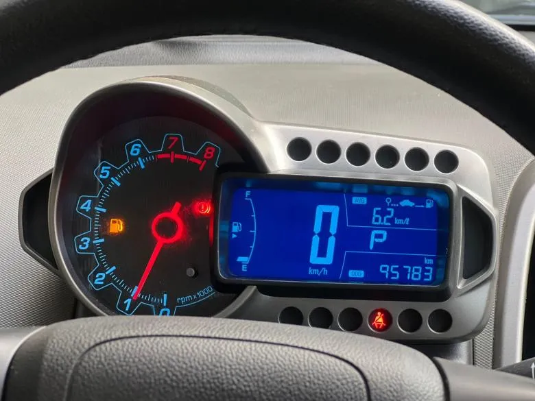 GM - Chevrolet - SONIC LTZ 1.4 AUTOMATICO FLEX